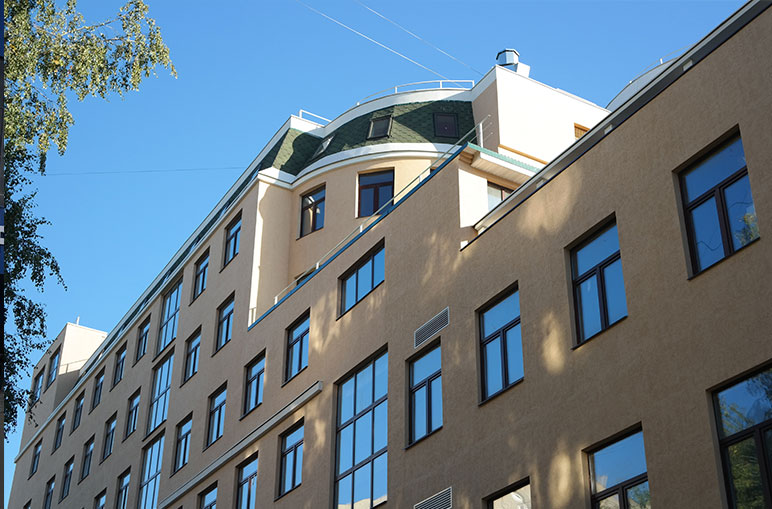 Административное здание. Отделка по технологии «Сенерджи» (2850 кв.м.), навесные фасады (900 кв.м.).