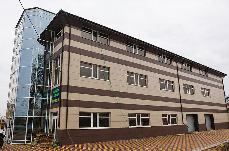 Административно- офисное здание. Фасадное остекление 150 кв.м. из профиля «Alutech» 